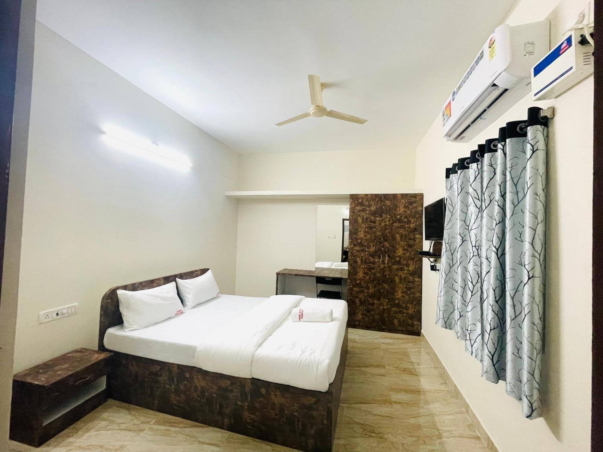 Pearl Stays, Tirupati - Very Convenient For The People Coming From Bangalore And Chennai - You Can Skip City Traffic While Reaching Any Temple In Tirupati - Covered Parking - 24Hrs Front Desk And Hot Water - Free Wifi - Flexible Checkin-In Check-Out Екстериор снимка