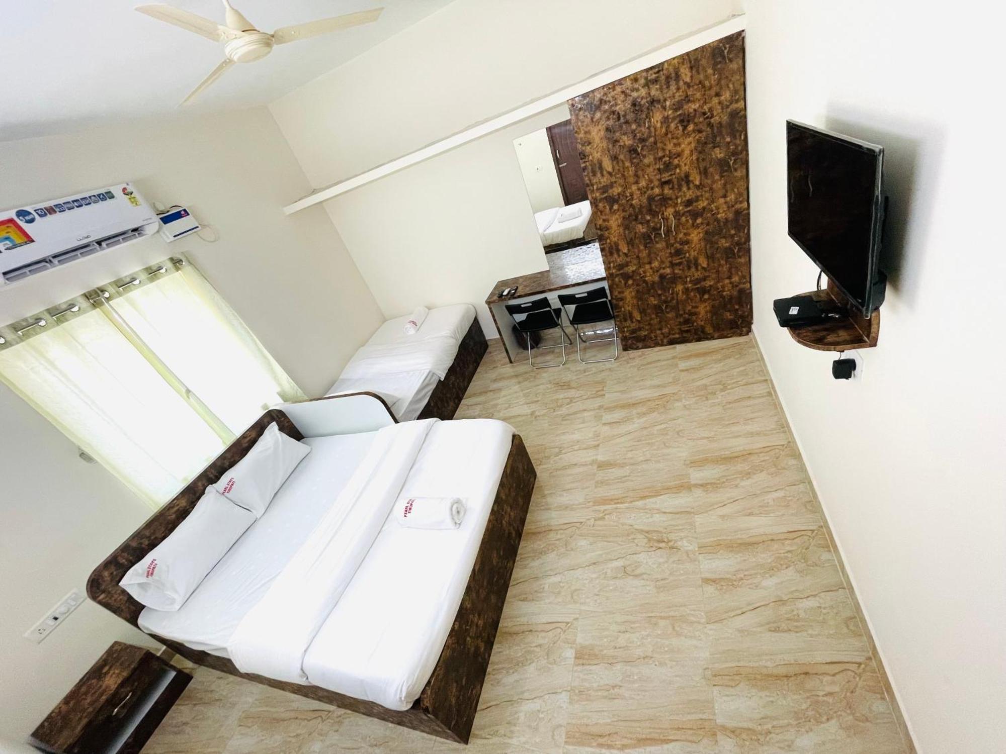 Pearl Stays, Tirupati - Very Convenient For The People Coming From Bangalore And Chennai - You Can Skip City Traffic While Reaching Any Temple In Tirupati - Covered Parking - 24Hrs Front Desk And Hot Water - Free Wifi - Flexible Checkin-In Check-Out Екстериор снимка